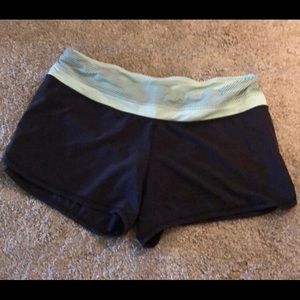 Lulu shorts size 12 - great condition